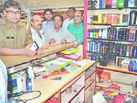 10 lakh stolen in meerut 